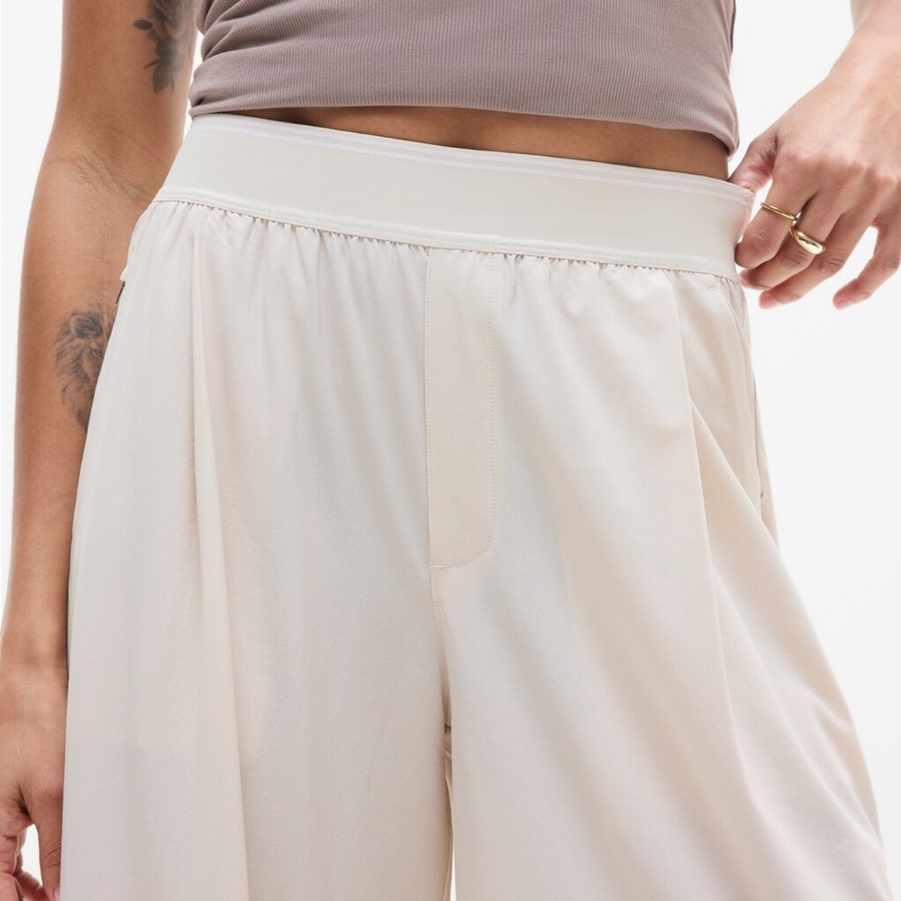 Athleta Stratosphere Bone Wide Leg Pants 🆕 MEDIUM - Picture 6 of 8